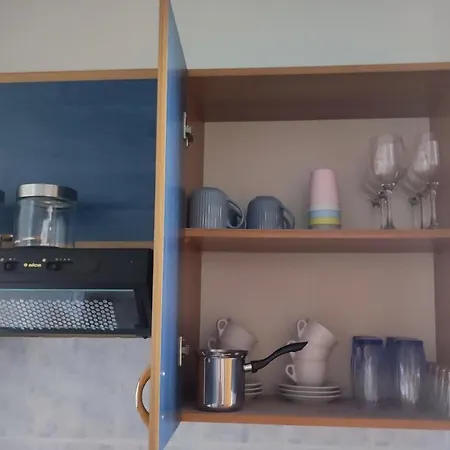 Four Winds Apartment *